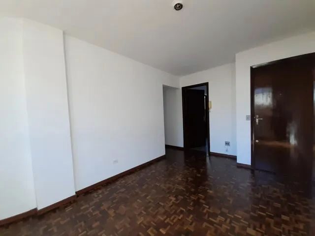Imagem 2: Apartamento com 3 Quartos para Alugar por R$ 1300.00, 101.10 M2 - Cabral - Curitiba/Pr