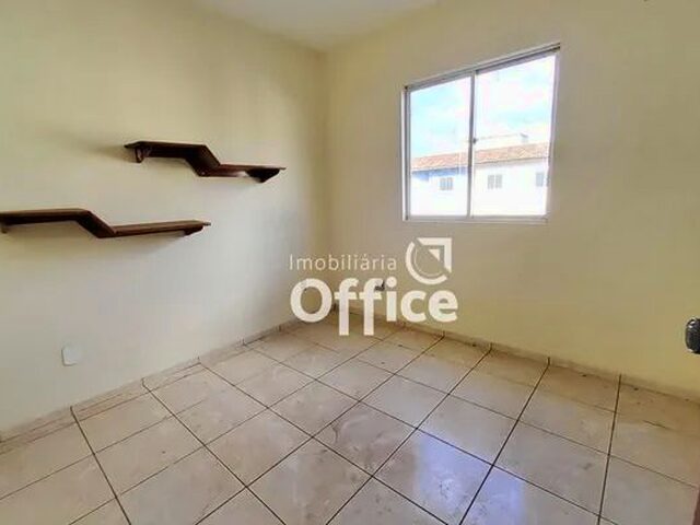 Imagem: O apartamento possui 3 Dormitórios, 1 Banheiro, 1 Vaga na