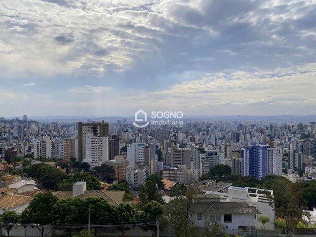 Imagem: Casa À Venda, 4 Quartos, 3 Suítes, 5 Vagas