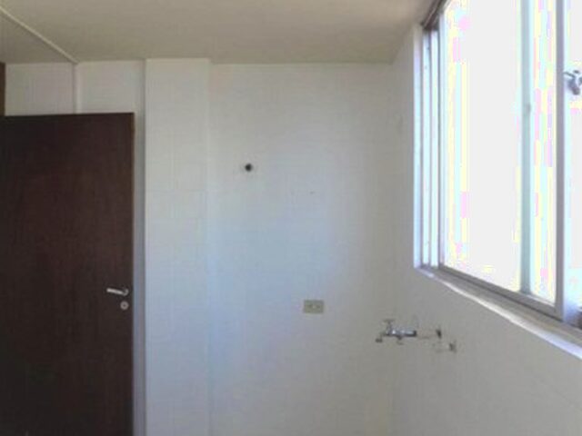 Imagem 8: Apartamento com 2 Quartos para Alugar por R$ 1150.00, 54.65 M2 - Centro Civico - Curitiba