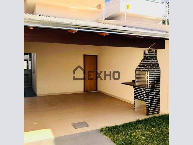 Imagem: A casa possui 2 Dormitórios, 1 Suíte, 2 Banheiros, 2