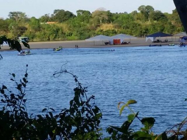 Imagem 10: Rancho na Beira Rio Tocantins no Peixe-To. 15,88 Ha. Bom para Banho e Pescaria
