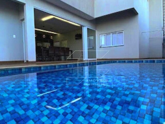 Imagem: A casa possui 2 Dormitórios, 2 Suítes, 1 Banheiro, 4