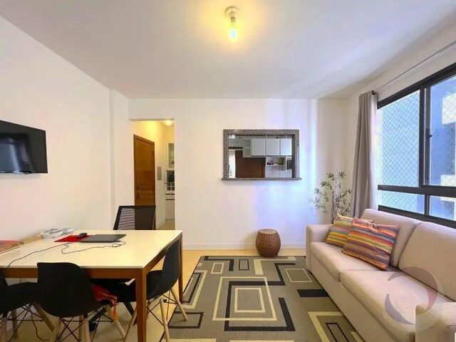 Imagem: Apartamento com 1 Dormitório. Vaga de Garagem