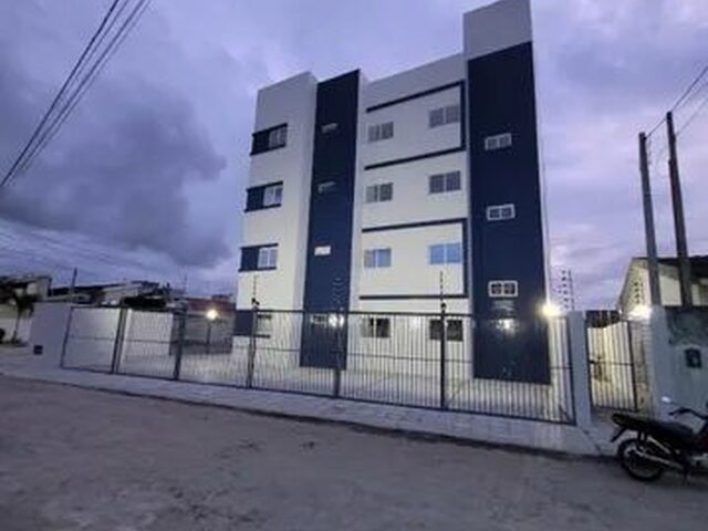 Imagem: O apartamento possui 2 Dormitórios, 1 Suíte, 2 Banheiros,