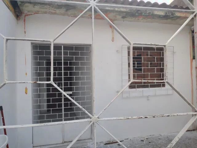 Imagem: A casa possui 2 Dormitórios, 1 Banheiro e está localizado