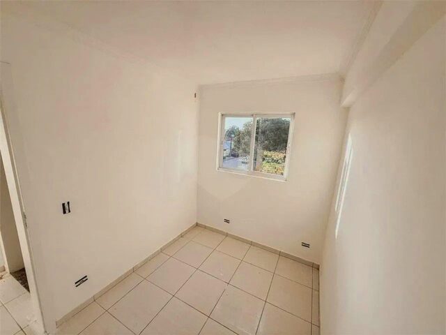 Imagem 2: Imóvel para Venda Possui 54 Metros Quadrados com 2 Quartos em Capão Raso - Curitiba - Pr