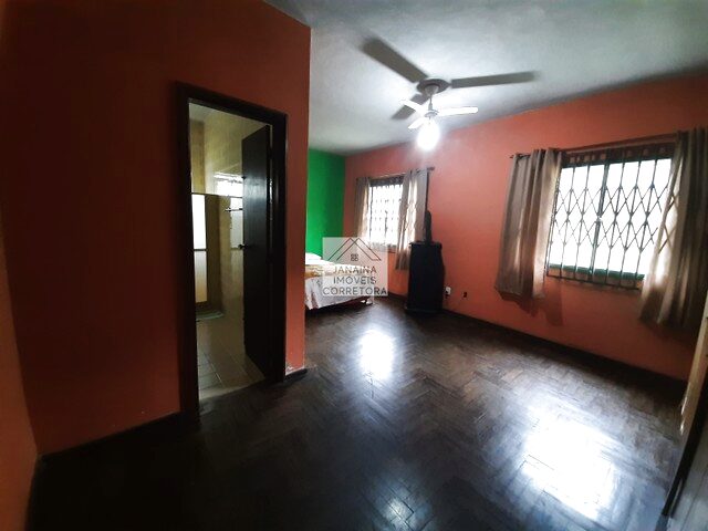 Imagem 11: Casa com 5 Quartos Sendo 2 Suítes, Terreno 3,200M², Cercado pela Natureza Exuberante De