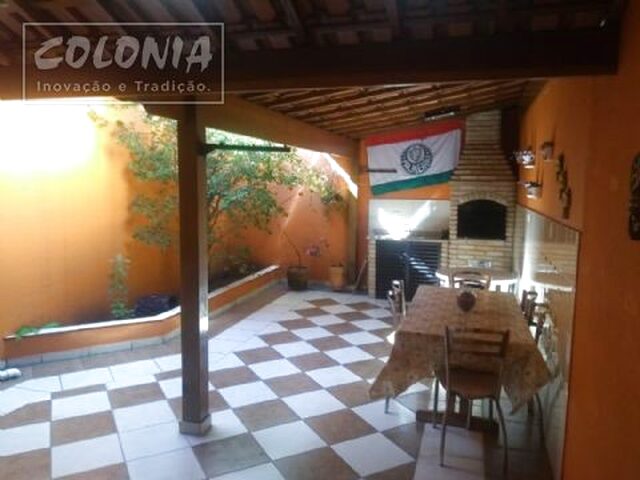 Imagem: A casa possui 3 Dormitórios, 3 Suítes, 4 Banheiros, 5