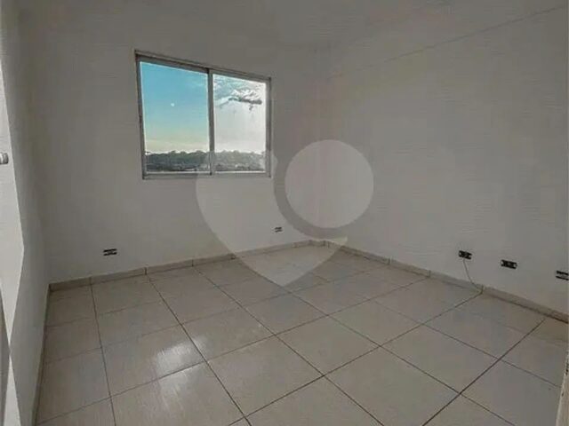 Imagem 6: Imóvel para Venda Possui 54 Metros Quadrados com 2 Quartos em Capão Raso - Curitiba - Pr