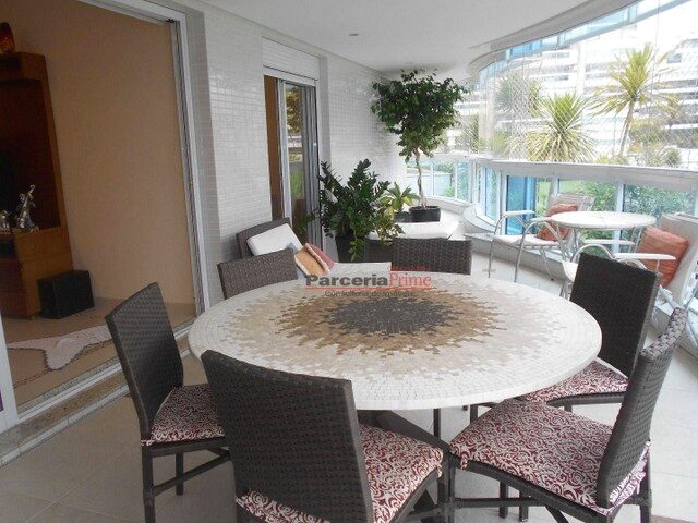Imagem: Apartamento com 4 Suítes À Venda, 215