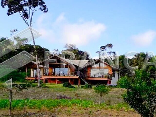 Imagem 3: Vende-Se Casa com 300M², 4Qts com 1 Suíte em Domingos Martins/E.s