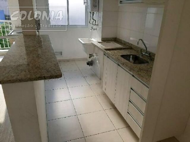 Imagem: O apartamento possui 3 Dormitórios, 1 Banheiro, 2 Vagas na