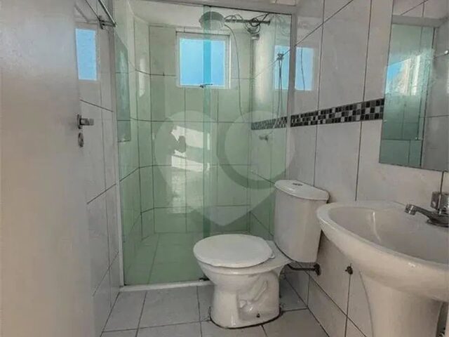 Imagem 12: Imóvel para Venda Possui 54 Metros Quadrados com 2 Quartos em Capão Raso - Curitiba - Pr