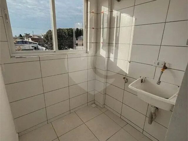 Imagem 14: Imóvel para Venda Possui 54 Metros Quadrados com 2 Quartos em Capão Raso - Curitiba - Pr
