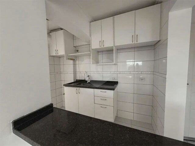 Imagem 15: Imóvel para Venda Possui 54 Metros Quadrados com 2 Quartos em Capão Raso - Curitiba - Pr