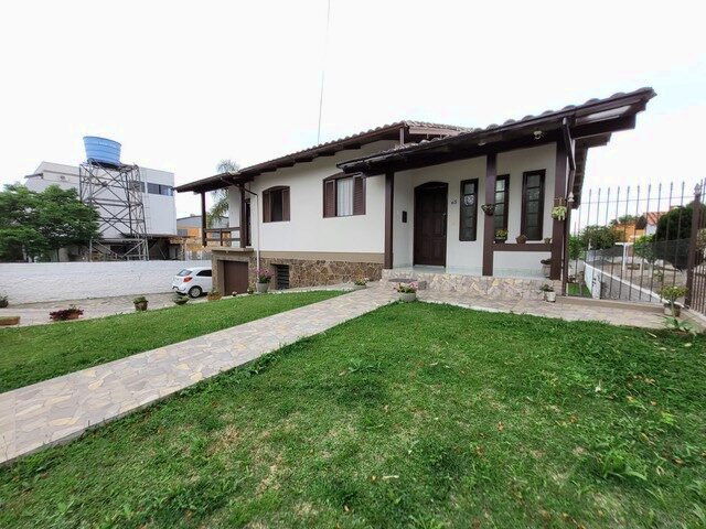 Imagem 2: Casa Alvenaria Ampla com Terreno de 676 M2 - Mobiliada
