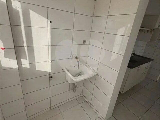 Imagem 8: Imóvel para Venda Possui 54 Metros Quadrados com 2 Quartos em Capão Raso - Curitiba - Pr