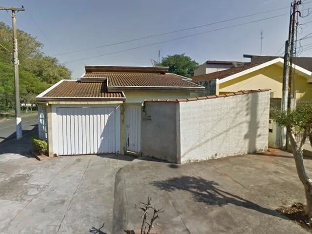 Imagem: A casa possui 2 Dormitórios, 2 Banheiros, 2 Vagas na