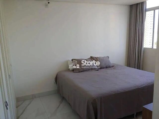 Imagem 2: Apartamento com 3 Dormitórios À Venda, 166 M² por R$ 675.000,00 - Centro