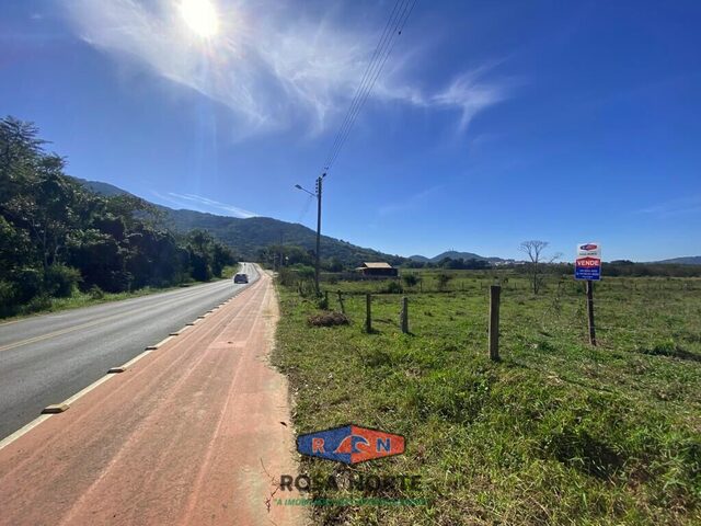 Imagem: O terreno possui 50.000m² de Área e está localizado em