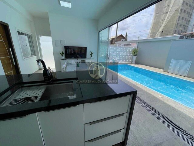 Imagem 2: Casa com Piscina a 100 Metros do Mar!!!!