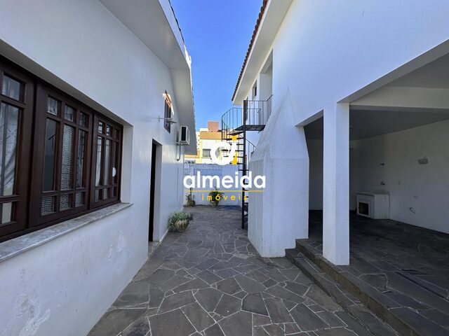 Imagem 3: CASA EXCELENTE EM BAIRRO NOBRE