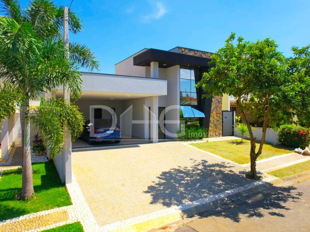 Imagem: A casa em condomínio possui 3 Dormitórios, 3 Suítes, 5