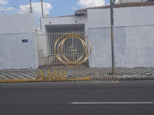 Imagem: A loja possui 4 Dormitórios, 2 Suítes, 3 Banheiros, 8