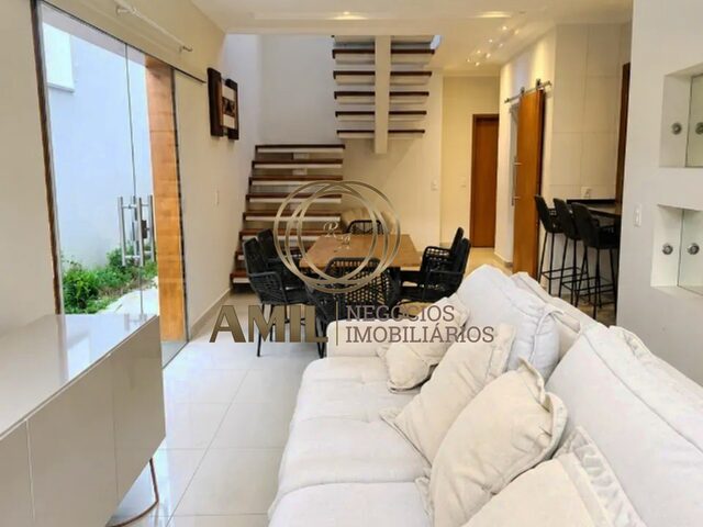 Imagem: A casa possui 3 Dormitórios, 1 Suíte, 4 Banheiros, 2