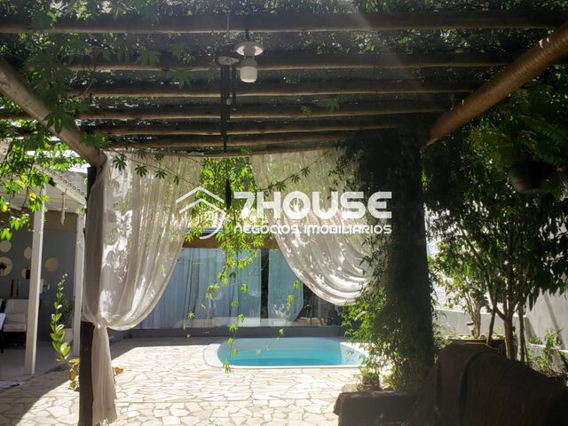 Imagem: A casa possui 2 Dormitórios, 3 Banheiros, 250m² de Área