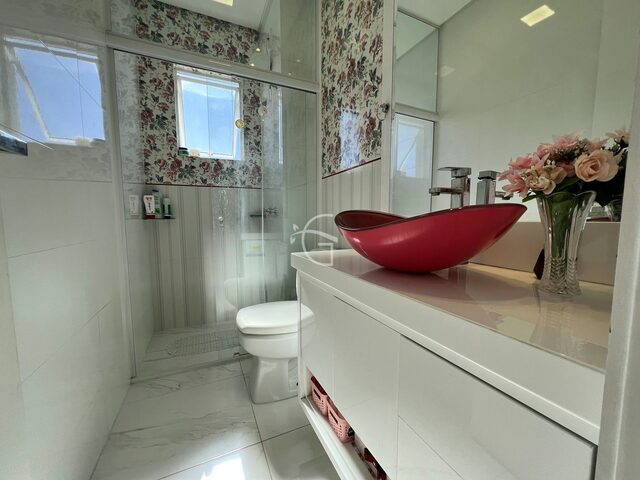 Imagem 14: Um Apartamento para Quem Busca Morar em Localização Privilegiada e Muita Luz Natural!