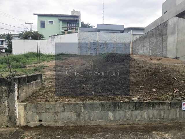 Imagem: O terreno possui 250m² de Área Privada e está localizado