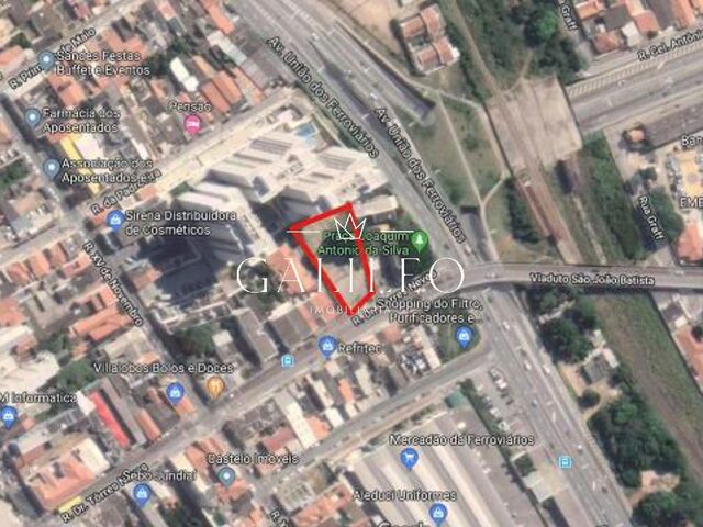 Imagem: O terreno possui 1.400m² de Área Privada e está