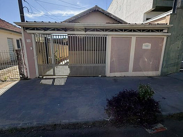 Imagem: A casa possui 2 Dormitórios, 1 Banheiro, 1.000m² de Área