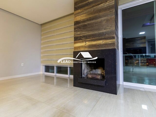 Imagem 15: COBERTURA DUPLEX, SEMI MOBILIADA, TERRAÇO ABERTO COM JACUZZI E DECK DE MADEIRA