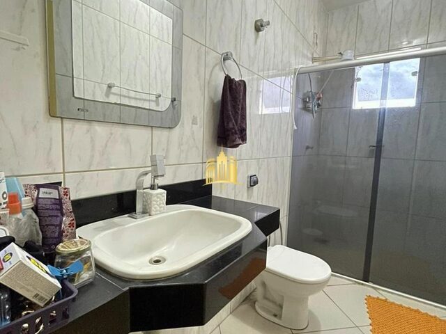 Imagem 8: Complexo Imobiliário Centro Esmeraldas ? 2 Lojas + 2 Apartamentos, 465M² Construídos ? R$ 1.9 Milhão ? Moradia + Renda